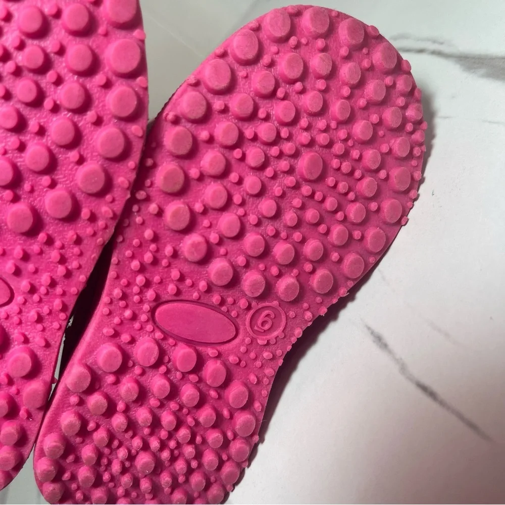 Baby Girl Winter Snow Boots Shoes Size 6, Lined, Black and Pink